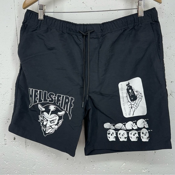 Zumiez Vitriol Men's size XL Black Hells-Fire Elastic Waist Shorts - Picture 1 of 12